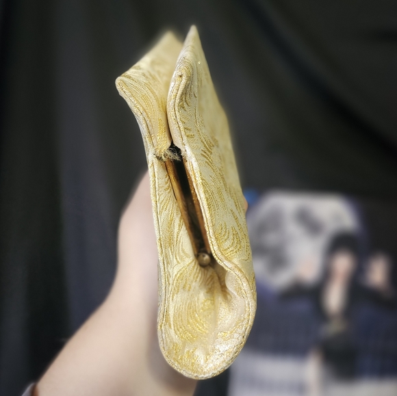 True Vintage Gold Clutch - Picture 2 of 5